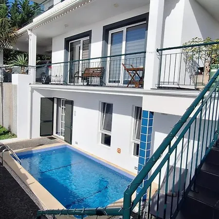Lena's Place Apartmán