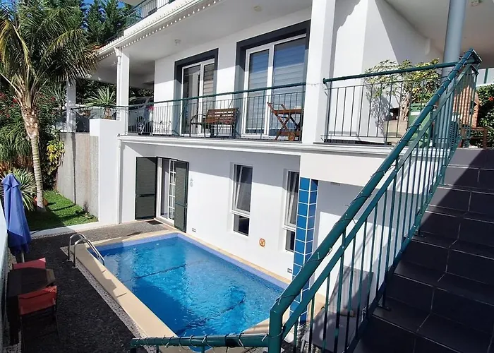 Lena's Place דירה