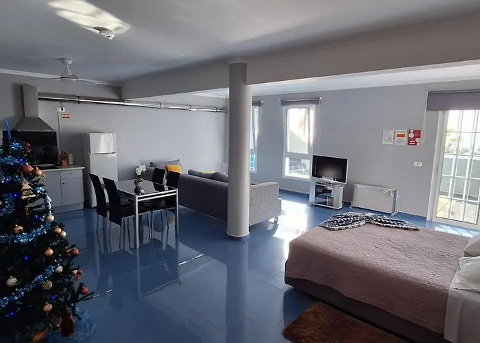 Lena's Place דירה *